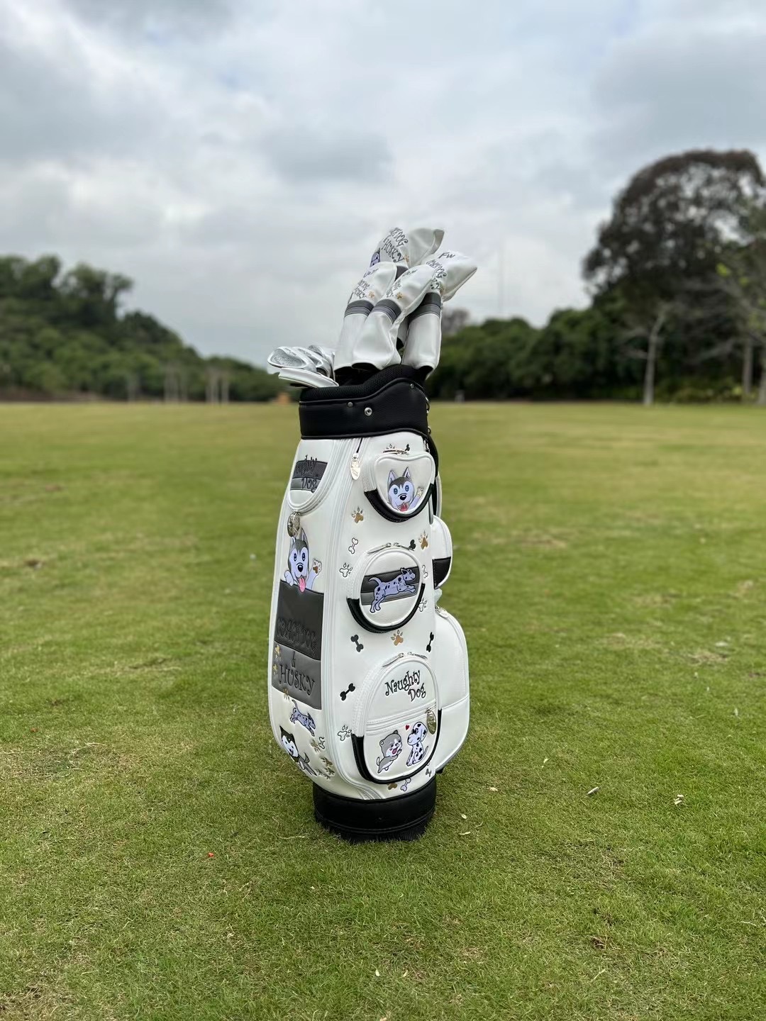 Happy dog ​​cartoon image golf - Golf Equipment Images ulasan dan harga